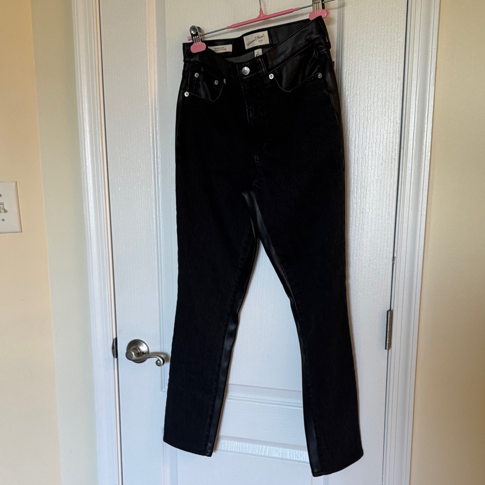 High-Rise Women’s Black Jeans - Sleek Slim Fit - Picture 2 of 3